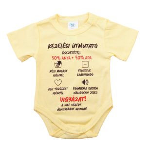 Feliratos rövid ujjú baba body